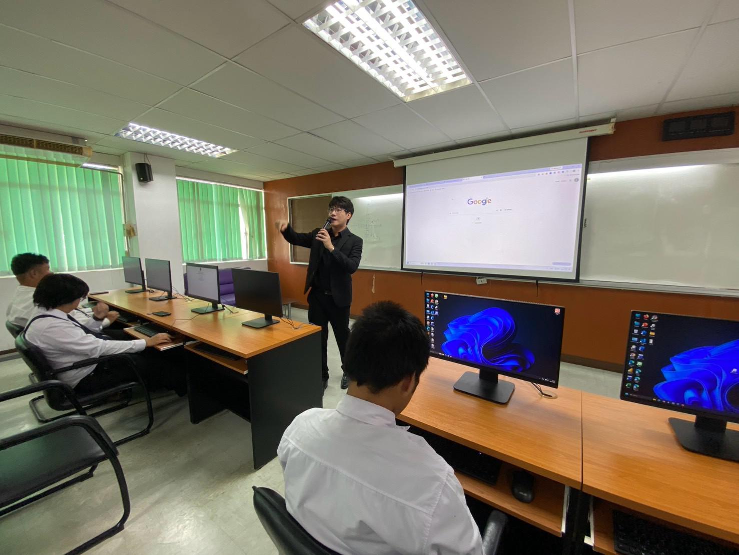 18. คณะเทคโนโลยีอุตสาหกรรม มหาวิทยาลัยราชภัฏกำแพงเพชร จัดโครงการอบรมและพัฒนาทักษะภาษาอังกฤษและมาตรฐานคอมพิวเตอร์ สำหรับนักศึกษาชั้นปีที่ 1